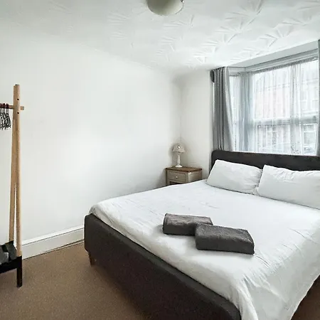 1 Bed Apartment - Central Location - Sleeps 4 - Garden - Amaya Two Grantham Exterior photo