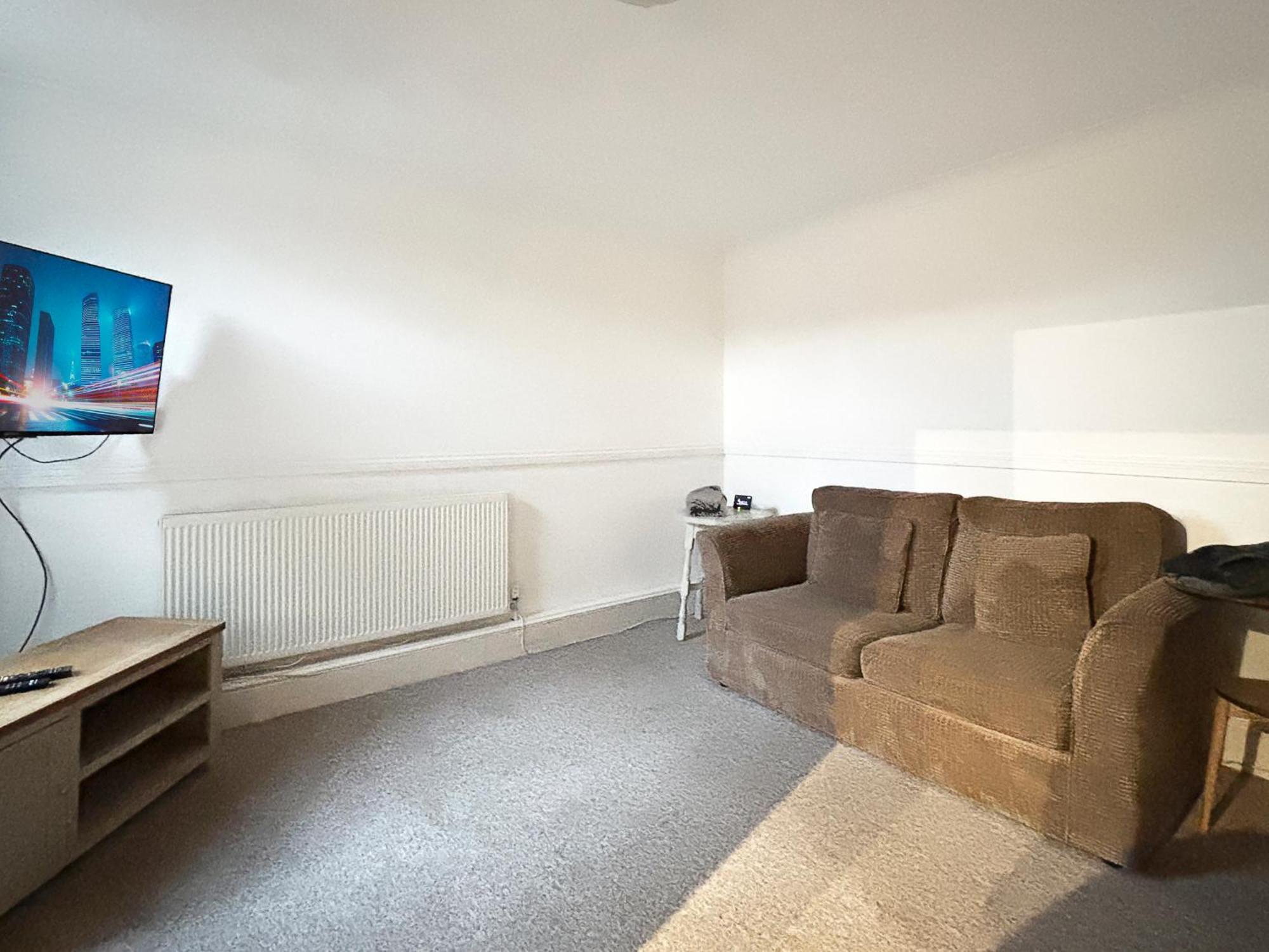 1 Bed - Location - Sleeps 4 - Garden - Amaya Two *